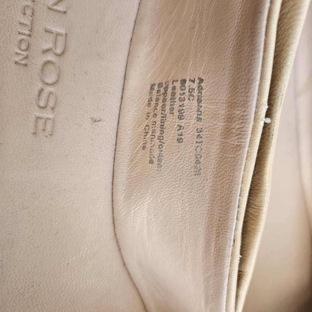 Taryn Rose Women's Rosa in Beige and Black Leather Combo Ballet Flat 7.5C - Picture 2 of 6